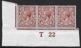 KGV.  1½d brown  control T22 corner strip 3 Royal Cypher imperf  M/M